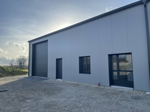 Vente Cellule d'activité de 250 m2 dans une zone artisanale, à La Chapelle-Basse-Mer (44450)