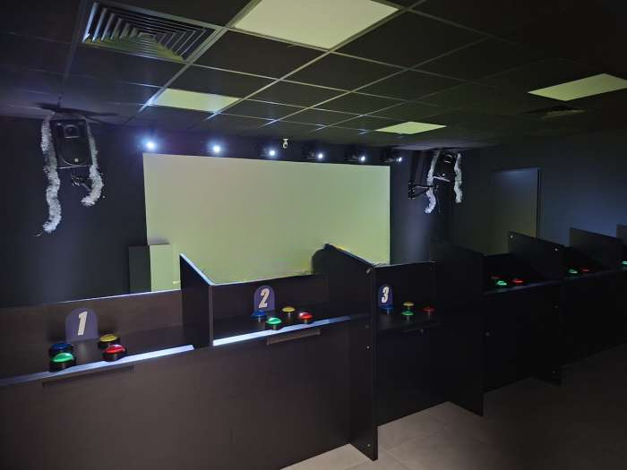 Vente Salles de quiz game, karaoké et simulateurs pilotage auto dans une zone dynamique du centre ville, à Challans (85300)