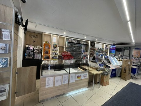 Vente Tabac, Presse, Epicerie, Alimentation dans un village viticole, en Savoie (73)