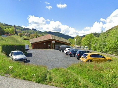 Vente Local industriel de 4190 pi2 à Arcens (07310) en France