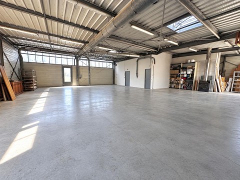 Vente Local commercial de 300 m2 près de Cahors (46000)
