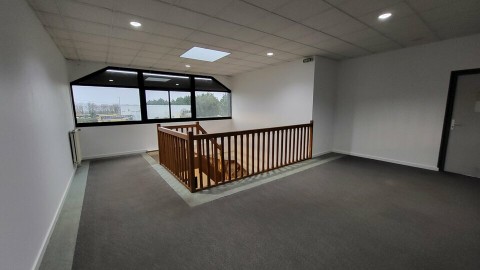 Vente Immeuble de bureaux de 714 m2 sur un axe passant, à Pontchâteau (44160)