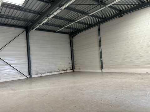 Vente Local d'activité de 180 m2 à Barjouville (28630)
