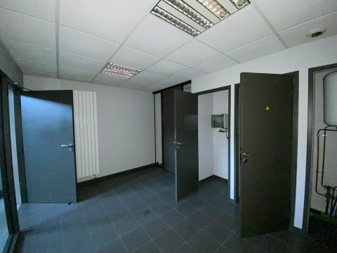 Vente Entrepôt de 163 m2 dans une zone d'activité, à Saint-Lumine-de-Clisson (44190)