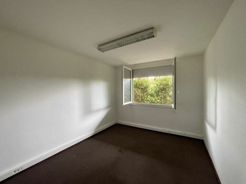 Vente Bureaux / Locaux professionnels, 120 m2 à Billère (64140) en France