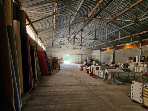 Vente Entrepôt de 740 m2 dans une zone dynamique, proche de La Plaine-sur-Mer (44770)