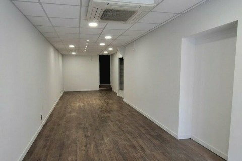 Vente Local commercial Bureaux / Locaux professionnels, 155 m2 en plein centre ville de Savenay (44260)