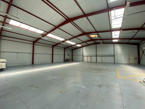 Vente Local d'activité / Entrepôt, 600 m2 à Saint-Philbert-de-Grand-Lieu (44310)