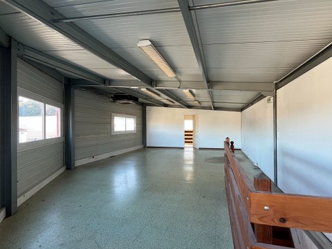 Vente Local artisanal de 1620 pi2 à Anglet (64600) en France