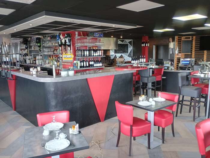Vente Bar - restaurant ouvrier et routier sur un emplacement N°1, proche d'Ernée (53500)