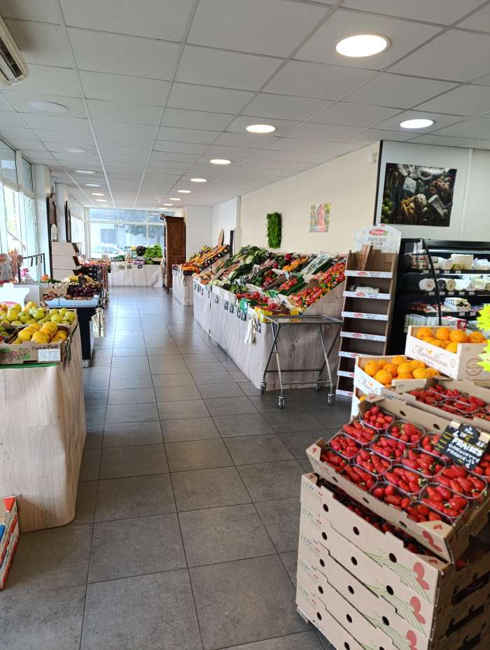 Vente Local commercial de 113 m2 pour différentes activités en plein centre ville de Parempuyre (33290)
