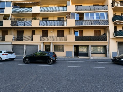 Vente Bureaux / Locaux professionnels, 180 m2 à Marseille 14ème (13014) en France
