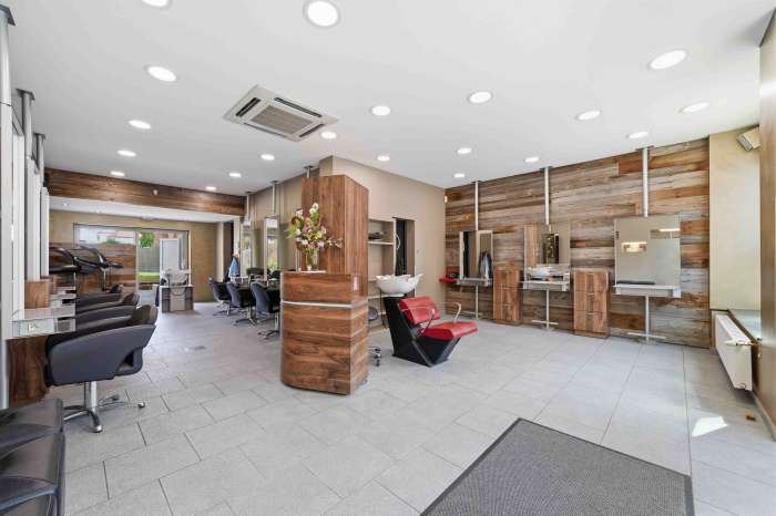Vente Salon de coiffure avec appartement dans le centre-ville du BIZET (frontière française) en Belgique