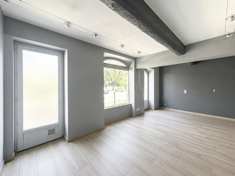 Vente Local commercial de 42 m2 pour plusieurs activités dans une zone fréquentée, à Saint-Rémy-de-Provence (13210)