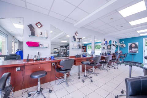 Vente Salon de coiffure de 67 m2 dans le centre ville de Villecresnes (94440)