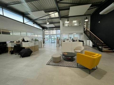 Vente Bureaux / Locaux professionnels, 873 m2 à Bayonne (64100) en France