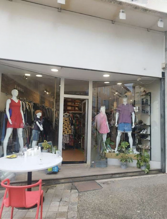 Vente Seconde main en plein centre ville de Montélimar (26200) en France
