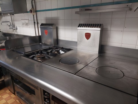 Vente Ensemble immobilier - local comemrcial à usage de restaurant et appartement à Le Petit-Bornand-les-Glières (74130) en France