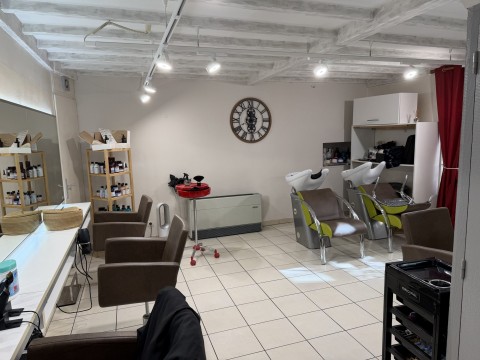 Vente Salon de coiffure de 56 m2 à Lons le Saunier (39000)