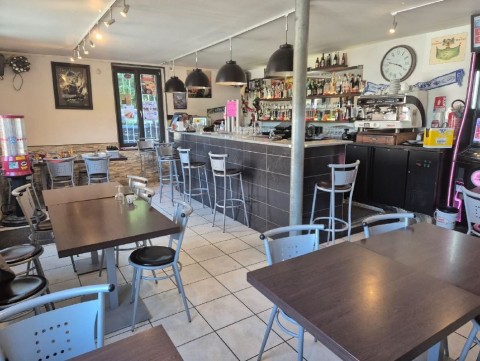 Vente Bar, Pizzeria, Restaurant 50 couverts avec terrasse à Crêches-sur-Saône (71680)