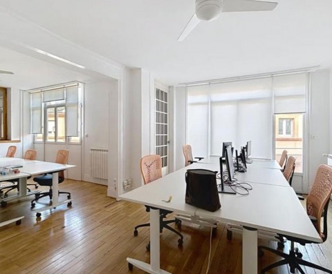 Vente Bureaux / Locaux professionnels, 1400 pi2 à Toulouse (31000) en France