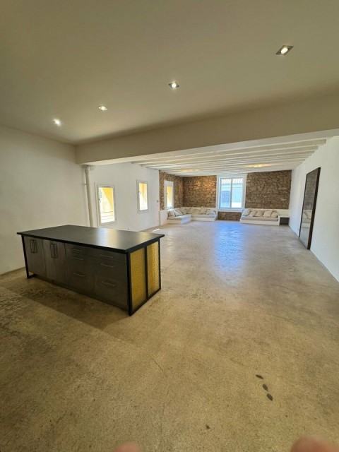 Vente Local commercial de 118 m2 pour plusieurs activités dans un quartier dynamique, à Marseille (13007)