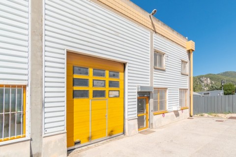 Vente Local d'activité / Entrepôt, 210 m2 à Gémenos (13420)