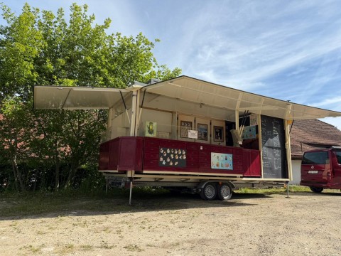 Vente Food Truck à Neuchâtel au bord du lac en Suisse