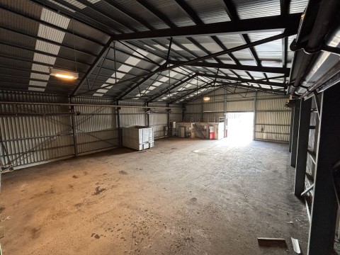 Vente Locaux industriels/ commerciaux de 180 à 3 681 m2 à Aigle en Suisse