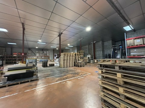 Vente Local d'activité / Entrepôt, 4860 m2 à Carbon-Blanc (33560)