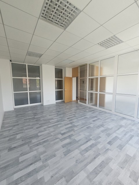 Vente Local commercial ou professionnel de 125 m2 en plein centre ville de Saintes (17100)