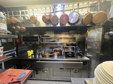 Vente Restaurant 40 couverts dans une zone fréquentée, à Paris (75012) en France