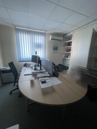 Vente Bureaux / Locaux professionnels, 1610 pi2 à Poitiers (86000) en France