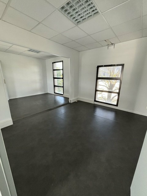 Vente Bureaux / Locaux professionnels, 415 m2 à Cenon (33150)