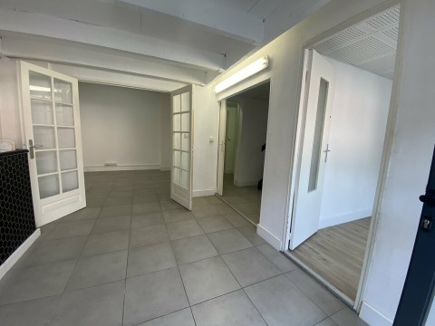 Vente Local professionnel - bureaux de 65 m2 à Marseille (13004) en France