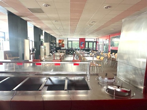 Vente Bar, Restaurant licence IV avec terrasse dans une zone dynamique, à Chambéry (73000)