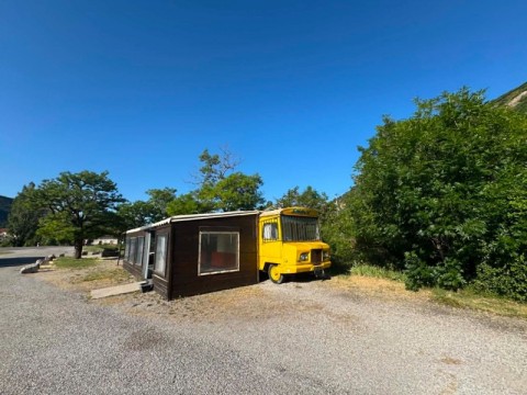 Vente Sandwicherie / Snack, Restauration rapide sur un axe routier fréquenté, à Aspres-sur-Buëch (05140) en France