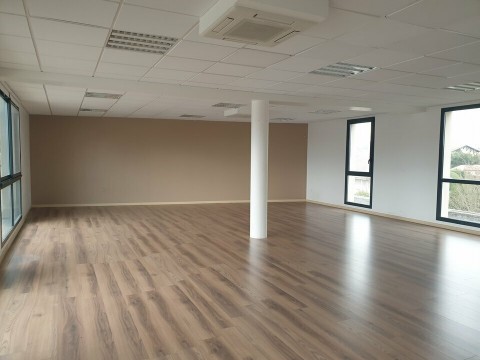 Vente Bureaux / Locaux professionnels, 140 m2 à Tarnos (40220)