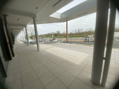 Vente Local commercial ou plateau de bureaux de 152 m2 dans une zone fréquentée, à Dax (40100)