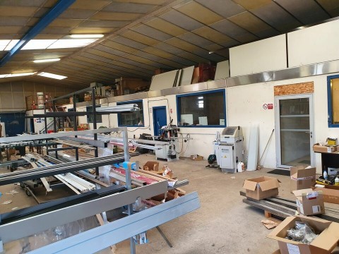 Vente Local d'activité / Entrepôt, 743 m2 dans une zone artisanale, à Drefféac (44530) en France