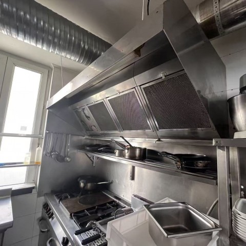 Vente Restaurant 45 couverts dans une zone vivante, à Paris (75013) en France