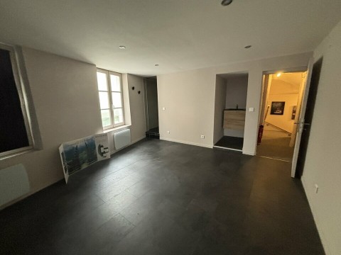 Vente Local commercial de 120 m2 au coeur de Chartres (28000) en France