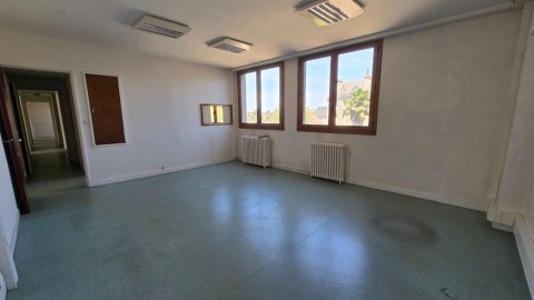 Vente Bureaux / Locaux professionnels, 1950 pi2 en centre ville de Poitiers (86000) en France