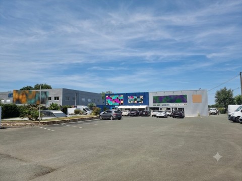 Vente Local d'activité de 1 200 m2 à Saint-Barthélemy-d'Anjou sur un axe passant (49124)