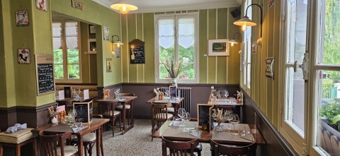 Vente Bar, Restaurant licence IV 35 couverts avec terrasse à Fontainebleau (77300)