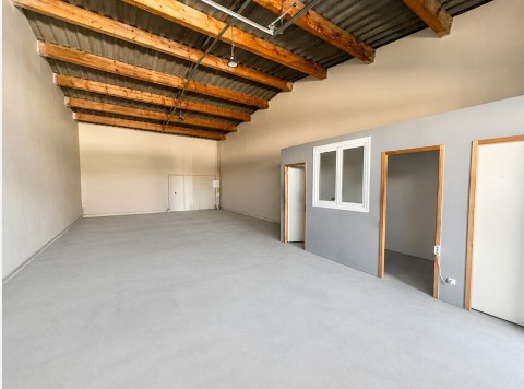 Vente Local d'activité de 95 m2 pour activité artisanale, professionnelle ou stockage à Morières-lès-Avignon (84310)