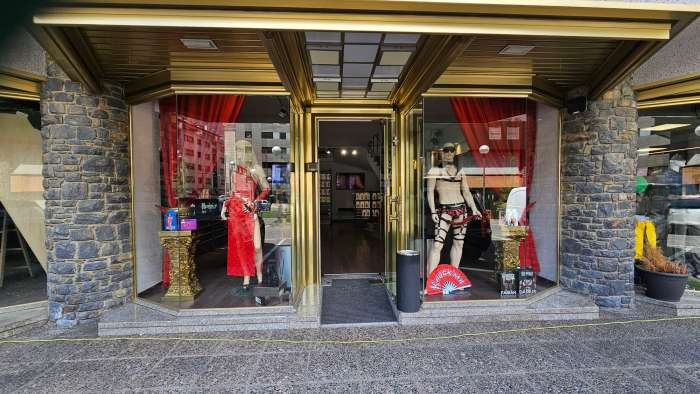 Vente Lingerie, Accessoire, 180 m2 dans une zone touristique, à Andorre-la-Vieille (AD500)