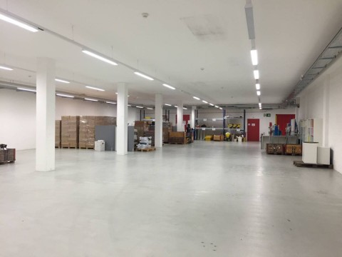Vente Locaux et stockage de 900 m2 à Cheseaux-sur-Lausanne en Suisse