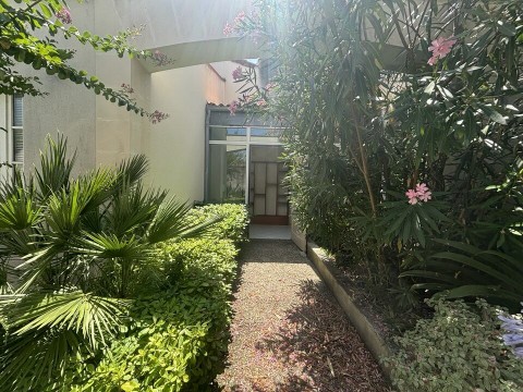 Vente Bureaux / Locaux professionnels, 160 m2 à Saintes (17100)