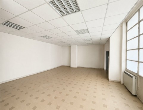 Vente Local d'activité / Entrepôt, 150 m2 à Nîmes (30000)